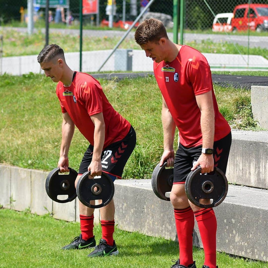 ドミニク・ハインツさんのインスタグラム写真 - (ドミニク・ハインツInstagram)「Trainingslager⚽️☑️🚌🔜Freiburg  @scfreiburg @nikefootball」7月27日 18時55分 - heintzi