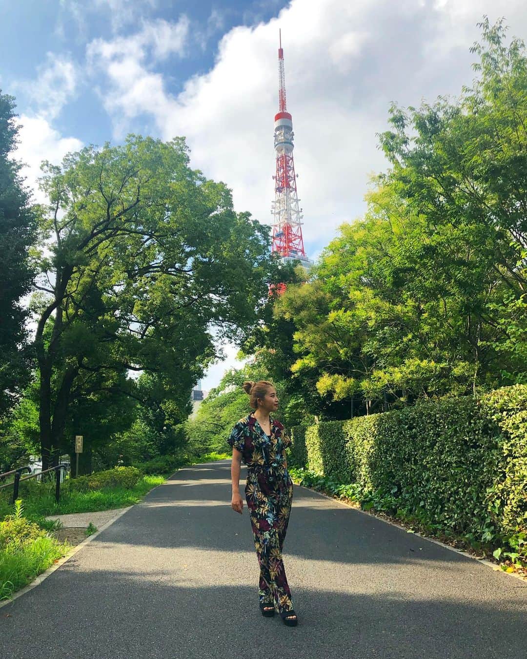 YU-Aさんのインスタグラム写真 - (YU-AInstagram)「東京タワーと私🗼 彼と写真を撮るのは初めてかもしれない。 改めまして。宜しくね。」7月27日 19時05分 - yua_official