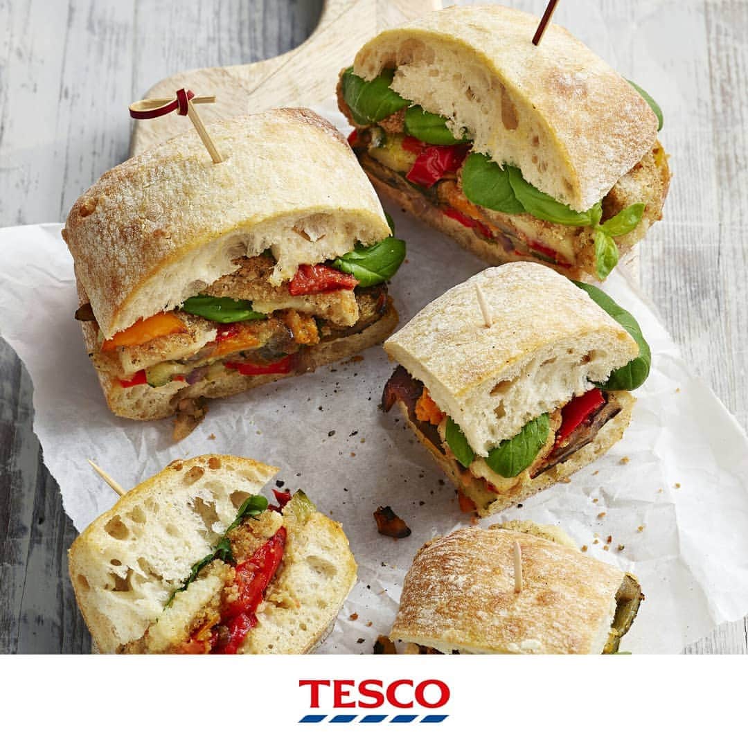 Tesco Food Officialさんのインスタグラム写真 - (Tesco Food OfficialInstagram)「Unroll that picnic rug - it’s going to be a great weekend! Swipe → for all the light and tasty treats you’ll need for a delicious day in the sun.  Find all these ideas on Tesco Real Food under ‘Healthy’ – link in bio.  CRAB ROLLS – use lighter mayo for a healthier sarnie SPEEDY RED PEPPER & FETA DIP – try a roasted veg dip instead of houmous CIABBATA BITES – fill sarnies with Mediterranean-style veg PEA, HAM & PASTA FRITTATAS – savoury bite-sized bakes make a filling snack for kids」7月27日 19時06分 - tescofood