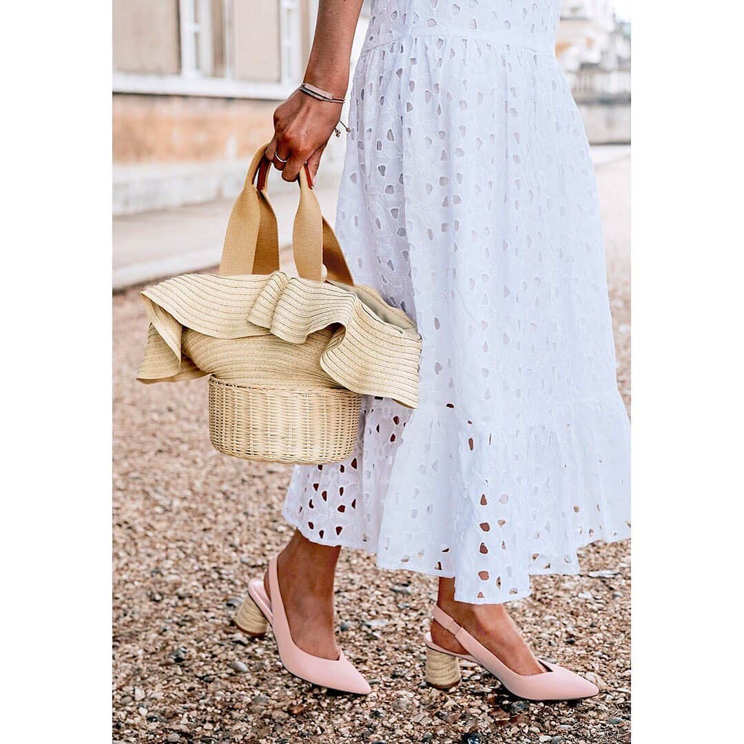 CHARLES & KEITHさんのインスタグラム写真 - (CHARLES & KEITHInstagram)「Blogger @josieldn keeps her look fresh in the summer heat by pairing her flowy white dress with a straw bag and espadrille heels. Tap to shop her look now.  #Regram from @josieldn.  #ImwithCHARLESKEITH #CHARLESKEITHOFFICIAL  Products featuted:  Straw and rattan tote bag and cylindrical espadrille block heel slingbacks」7月27日 19時05分 - charleskeithofficial