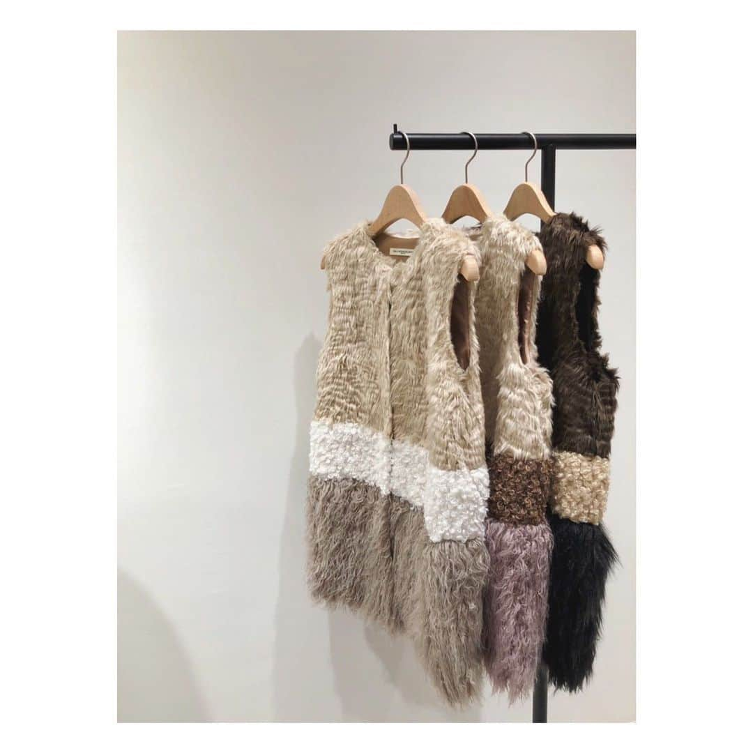 GALLARDAGALANTE OUTLETさんのインスタグラム写真 - (GALLARDAGALANTE OUTLETInstagram)「. . fur best ￥15.800 +tax . . #2019aw #gallardagalante #gallardagalante_outlet #coordinate #fashion #style #fur #furbest」7月27日 19時10分 - gallardagalante_outlet