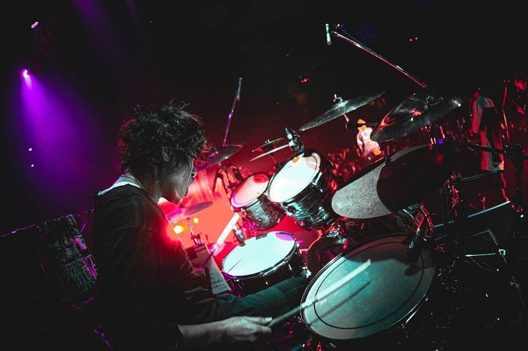 HIROSHIのインスタグラム：「MUCC BIRTHDAY CIRCUIT 2019「40」~COMMUNE Feat.EN MIYA 40th SPECIAL~  遊んでくれたみなさんありがとう。 お陰で楽しい1日になりました。 MIYA誕生日おめでとうやで。 photo by @kawado_photo」