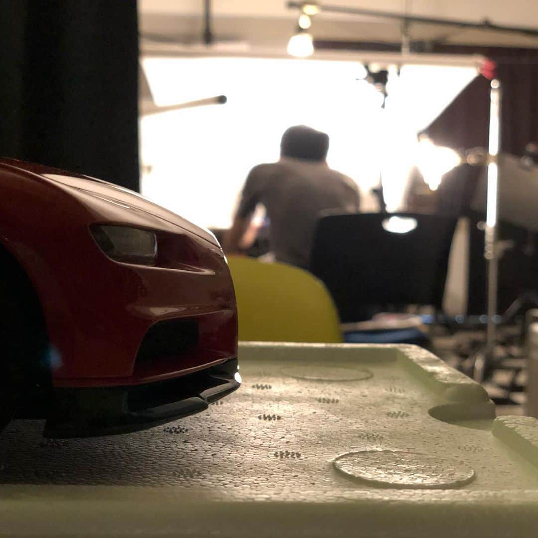 のインスタグラム：「. We are shooting new products for the Tokyo Hobby Show in September !  9月の東京ホビーショーに向けて新製品を撮影中！  #kyosho #motorsport #interior #amazing #japanesecar #carlife #minicar #colorful #shooting #luxurycar #luxury #collection #carcollection #stance #shootingscenery #myroom #photographingstudio exoticcar #nostalgia #carphotography #vintageracing #classiccars #carphotography #雑貨 #カメラマン インテリア雑貨 #撮影 #撮影スタジオ #lamborghini #撮影風景  www.kyosho.com」