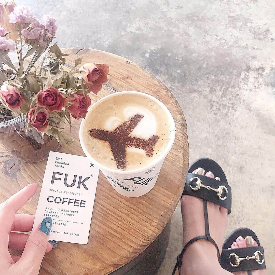 都築青空さんのインスタグラム写真 - (都築青空Instagram)「実は昨日、 お仕事で博多に行っていました💓 弾丸だったけど楽しめた #博多グルメ 🍽 . . 1枚目はFUK COFFEEのカフェラテ☕️ プラス¥20でラテアートをしてくれるの✈️ コーヒーもわたし好みの酸味の少ない味で めっちゃ美味しかった😆❣️ @fukcoffee_crew . . 2枚目は博多駅で食べた #もつ鍋おおやま のランチ🍽 1人なのに個室に案内してくれて ゆっくりランチができました👏 もつ鍋も明太子も大好きだから最高でした☺️⤴︎ . . #あおぞら旅日記 #福岡 #福岡旅行 #福岡カフェ #ひとり人旅 #福岡ひとり旅 #博多 #博多カフェ #博多旅行 #女子旅 #カフェ巡り #カフェ部 #もつ鍋 #明太子#fukuoka #hakata#カフェスタグラム #カフェ #スイーツ#写真撮ってる人と繋がりたい #cafe #cafestagram 甘党 #スイーツ部 #カフェ好きな人と繋がりたい」7月27日 19時35分 - aozora723