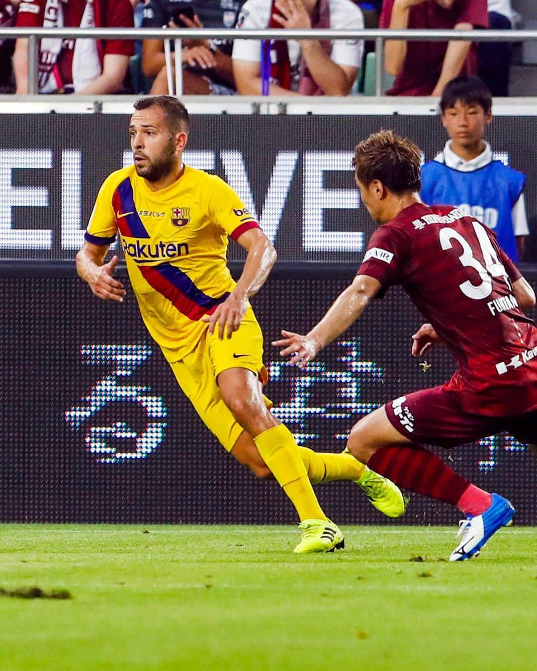 FCバルセロナさんのインスタグラム写真 - (FCバルセロナInstagram)「🏆 #RakutenCup 🇯🇵 ⚽ @visselkobe - @fcbarcelona 🙏 A very special match 📍 Noevir Stadium (Kobe)」7月27日 19時47分 - fcbarcelona