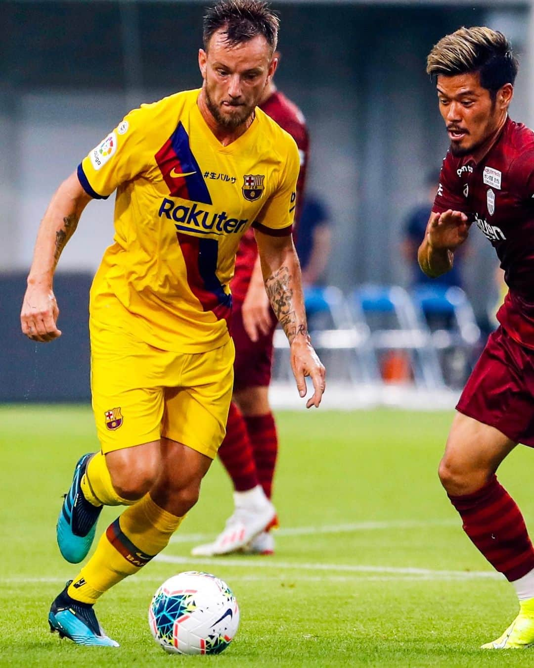 FCバルセロナさんのインスタグラム写真 - (FCバルセロナInstagram)「🏆 #RakutenCup 🇯🇵 ⚽ @visselkobe - @fcbarcelona 🙏 A very special match 📍 Noevir Stadium (Kobe)」7月27日 19時47分 - fcbarcelona