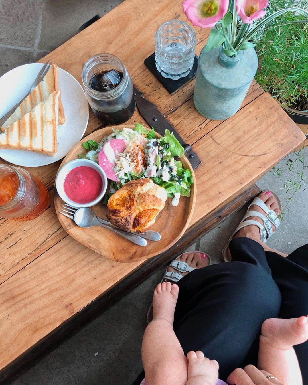 斎藤菜々子さんのインスタグラム写真 - (斎藤菜々子Instagram)「. 実家帰った日に @peaceflowermarket でランチ🥯 日替わりで色々あるけどアプリコットのマフィン💓美味しかった〜🐥 マフィンとかスコーンとか大好き🥰 #7ログ #🦶」7月27日 20時09分 - nanacoco.7