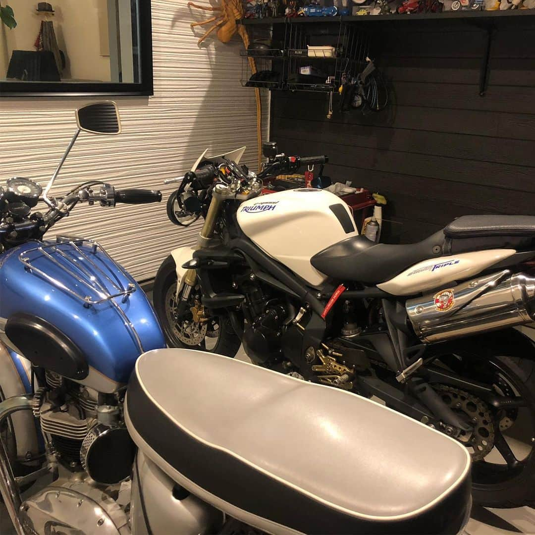 KIYOさんのインスタグラム写真 - (KIYOInstagram)「もはやガレージがカオス状態な件www #triumphmotorcycle #streettriple #675 #speedtriple #streetfighter #love #toystagram #anime #manga #japaneseanime #otaku #stormtrooper #cooljapan  #instagood #トライアンフ #ストリートトリプル #ストトリ #ストリートファイター #ストファイ #ストファイ乗ろうぜ #ガレージライフ」7月27日 20時09分 - kiriko009