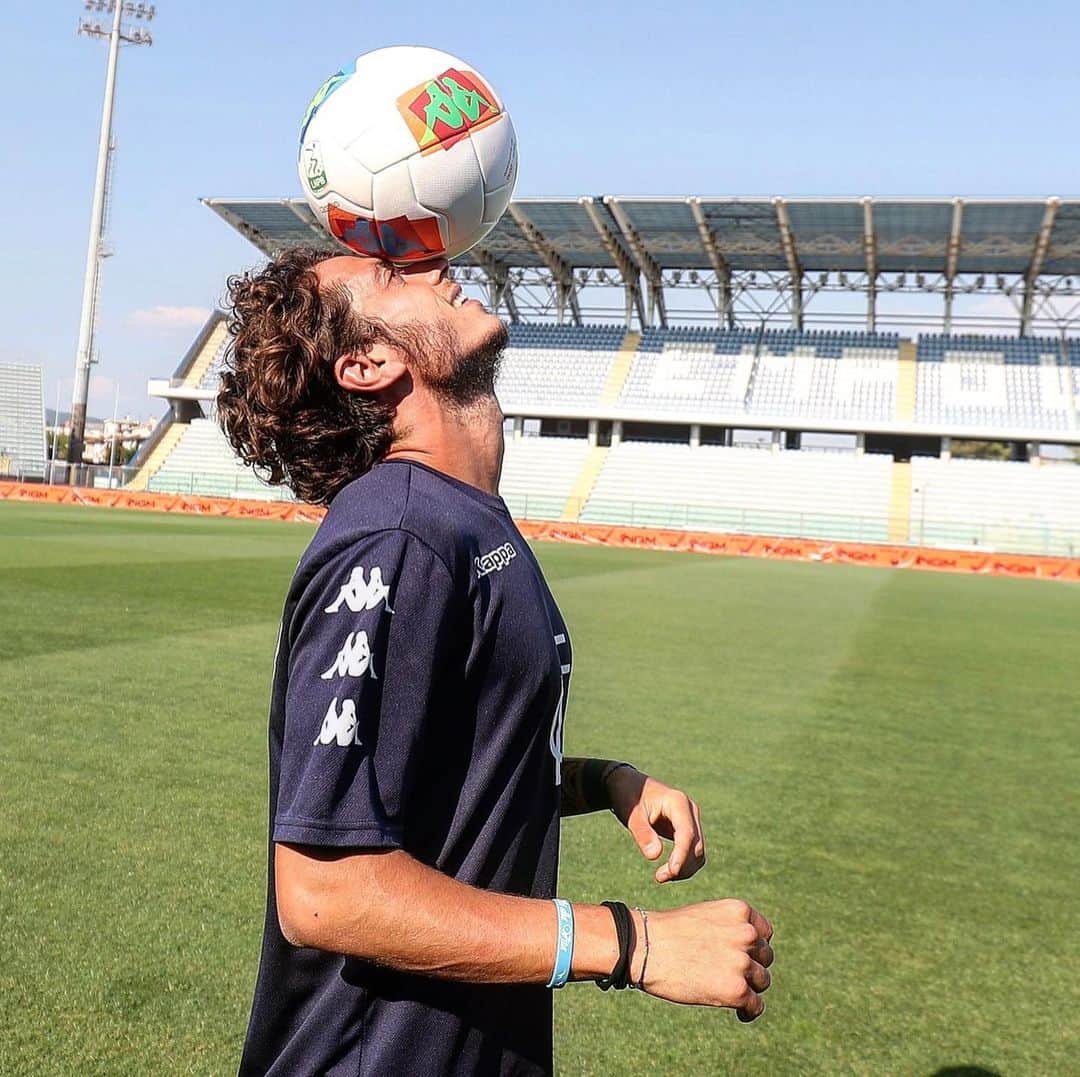 のインスタグラム：「Ringrazio L’ @empoli_fc_official per questa opportunità. Felice e carico per questa nuova avventura. I’M READY 💙 #Empoli #newchapter #ready #bepositive #JD」