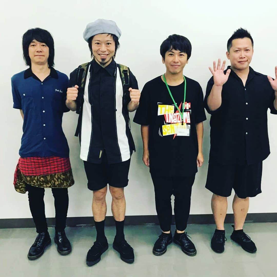 上中丈弥のインスタグラム：「たーのしかった。 岡山より、最高でしたの報告。 僕は明日埼玉スーパーアリーナに用があるので、先に東京戻ります。 岡山の皆様我が師匠。 イナズマ戦隊でした。  #イナ戦 #イナズマ戦隊 #出会った皆様我が師匠 #唄モノステーション2019」