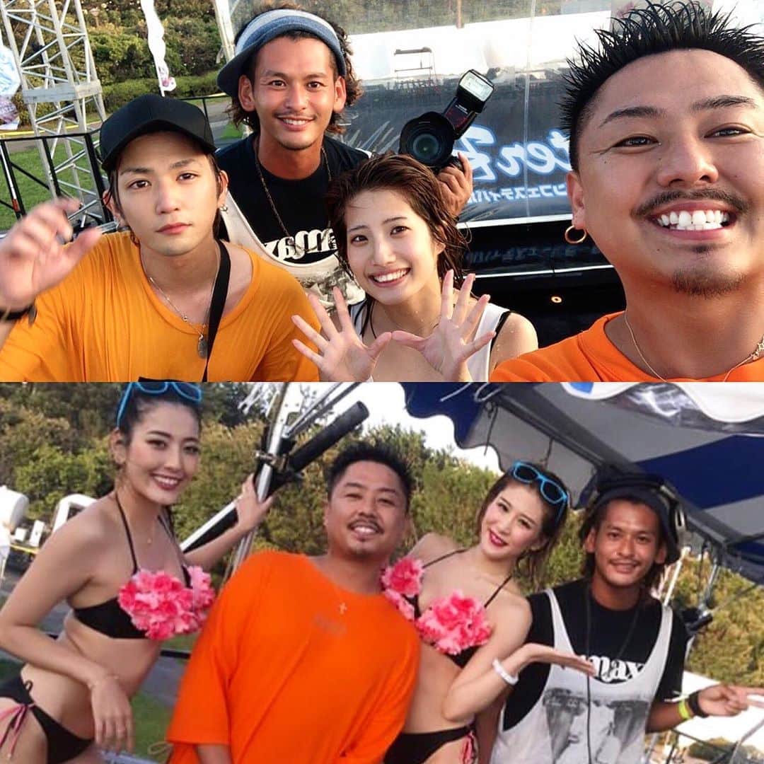 のインスタグラム：「昨日は @waterrun_official でdjとカメラマンでした🤚  でっぱりん&じゅんき カップル、社長と盛り上げましたー！！ 楽しい時間でした！！✍️ 本日はカメラマンのみで参戦！！🙏 是非遊びに来てくださいー！！🙌 #ウォーターラン #waterrun #フェス #fes #あいのり #カメラマン #photographer」