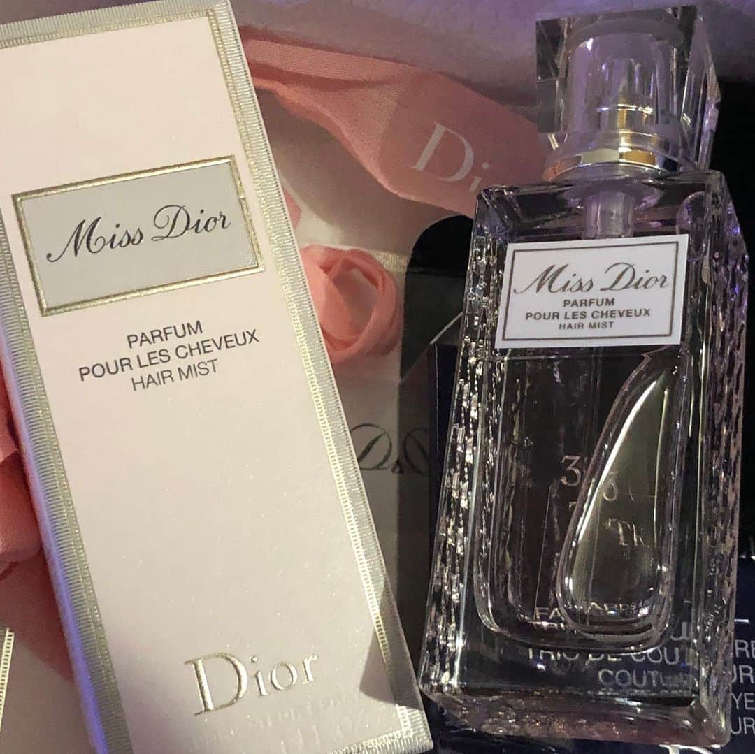 小倉遥さんのインスタグラム写真 - (小倉遥Instagram)「お誕生日プレゼント（8/9生まれ）頂いた🤩 わーいわーい #Dior #diormakeup #でぱこす #デパコス #デパコスメ」7月28日 6時28分 - haruka_ogura