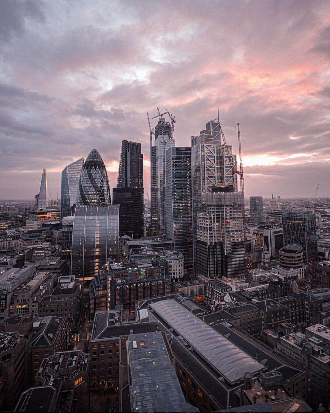 @LONDON | TAG #THISISLONDONさんのインスタグラム写真 - (@LONDON | TAG #THISISLONDONInstagram)「After the rain has fallen 😍 #ThisIsLondon by @shotsdr 🔥 // #thisislondon #london #londonlife.」7月28日 6時31分 - london