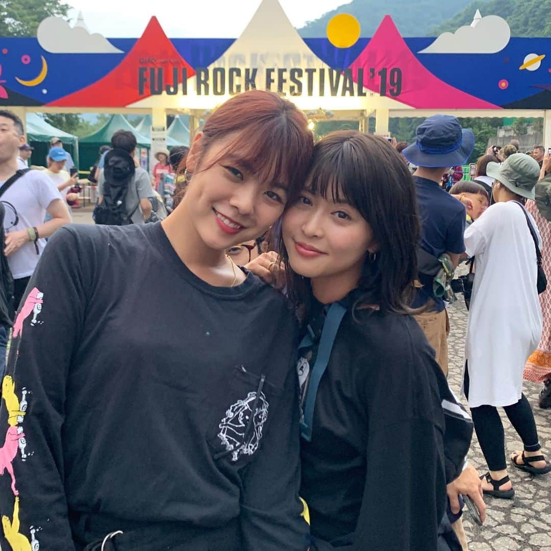 Asano Minamiさんのインスタグラム写真 - (Asano MinamiInstagram)「今年も相方と全力フジロックさ🕺🏃‍♀️♥️🎶 #fujirock2019」7月28日 6時46分 - minami_asano