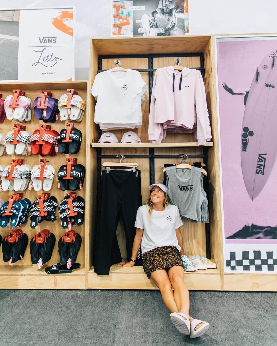 vansさんのインスタグラム写真 - (vansInstagram)「Heading down to the #VANSUSOPEN of Surfing this week? Be sure to check out our pop-up retail store right on the sand to spot @VansSurf’s @LeilaHurst’s new collection and much more! It's open 8am-7pm every day. If you're not at the event you can shop online at vans.com 📷: @CelinaKenyon」7月28日 6時47分 - vans
