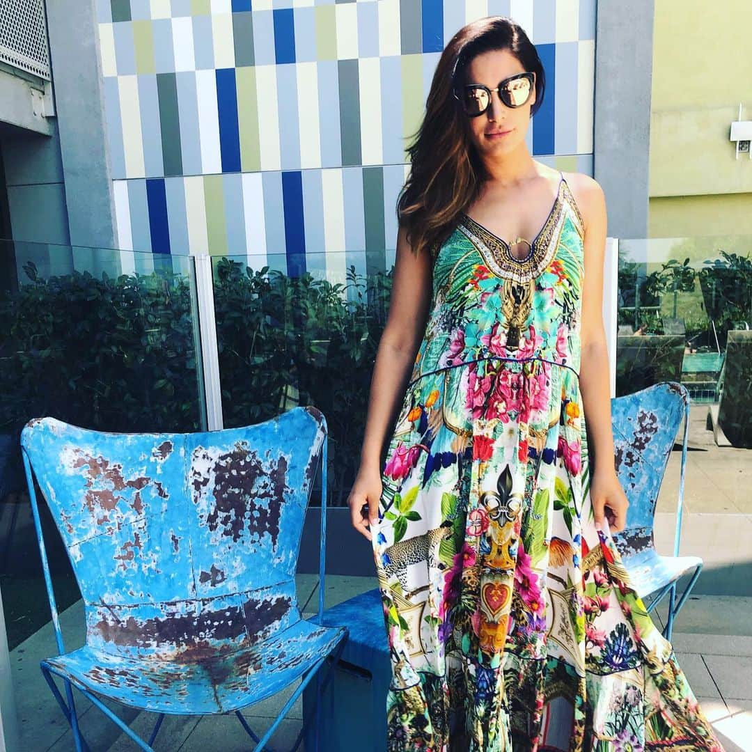 Nargis Fakhri さんのインスタグラム写真 - (Nargis Fakhri Instagram)「Cali heat is here and it’s hawt! 🔥how do y’all keep cool in this heat!? Love this dress by @camillawithlove 💕 . Thank you @spring.losangeles 😌 📸 by @styledbyambika」7月28日 6時55分 - nargisfakhri