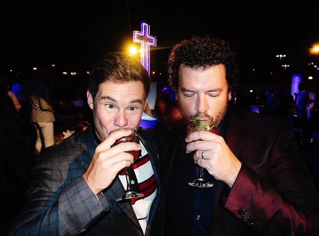 アダム・ディバインさんのインスタグラム写真 - (アダム・ディバインInstagram)「Sipping on this communion wine got me cross eyed. THE RIGHTEOUS GEMSTONES coming at ya Aug 18th on @hbo ! 📸 @atibaphoto」7月28日 7時18分 - adamdevine