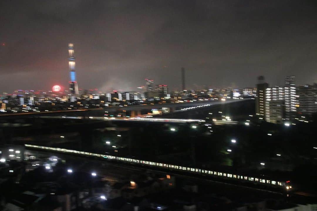 徳永ゆうきさんのインスタグラム写真 - (徳永ゆうきInstagram)「スカイツリーと花火をバックのE231系。 #鉄道写真 #撮り鉄 #鉄道好き #JR東日本 #総武線 #新小岩 #E231系 #スカイツリー #花火 #流し撮り」7月27日 22時33分 - tokuchan_1113