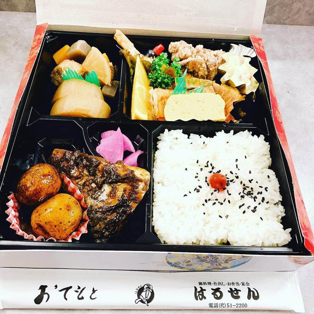 HIROさんのインスタグラム写真 - (HIROInstagram)「食べ過ぎた（笑） #福井県 #ハートピア春江 #今日と明日イベント明日は居ない #楽屋弁当 #Ｂ-１グルメ #美味い #食べ過ぎた」7月27日 22時45分 - hiro19770420