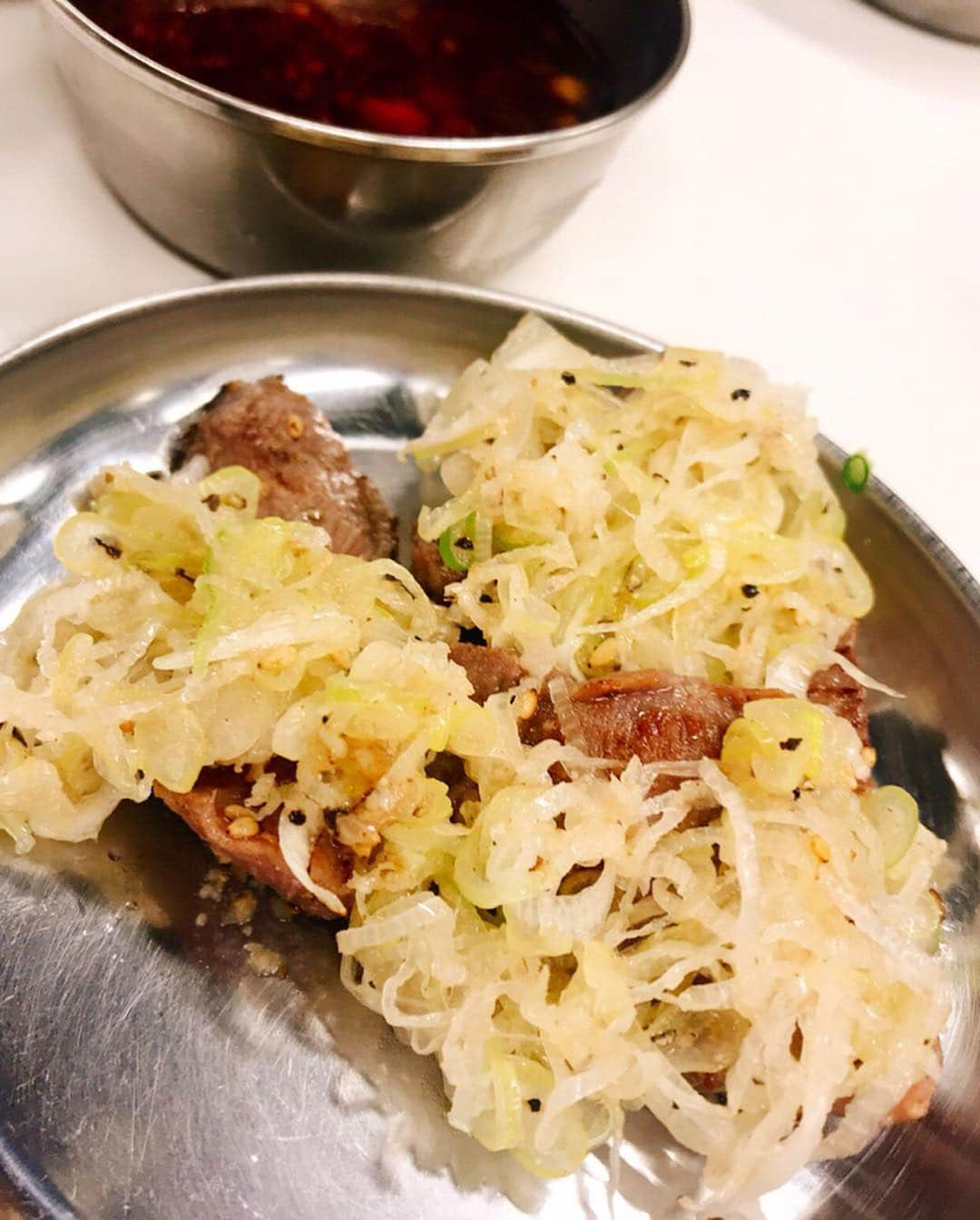 西谷麻糸呂さんのインスタグラム写真 - (西谷麻糸呂Instagram)「仕事終わりのお酒と焼肉は何故にこんなに美味しいのか🍺人間ってうまく出来てる。 ﻿ ﻿ ﻿ #japan #tokyo #japanese #asia #shooting #model #gravure #photo #photography #photographer  #girl #fashion #happy #asiangirls #モデル #西谷麻糸呂 #portrait #modeling #日本  #selfie #follow#followforfollowback #グラビア #焼肉 #ふたご #焼肉ふたご #グルメ #お肉」7月27日 22時49分 - mashiron21