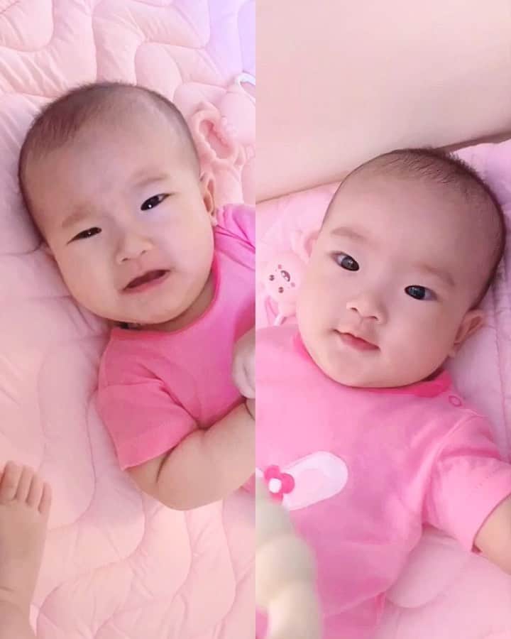 ジェシカ・ヤマダのインスタグラム：「Bayi laper 👈 dan 👉 bayi kenyang @jessbebes 😜😙😘🤗😍😘😘😘💖💕✨ LAF U FULL MI BEBESSSSS 🥺💖💖💖 . #jessbebes #5monthsold #twinbabies #jessmilk」