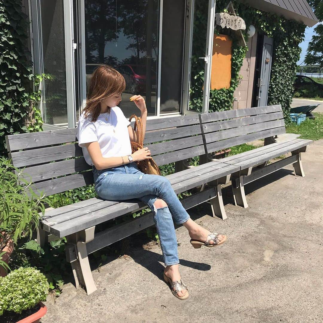 金澤楓さんのインスタグラム写真 - (金澤楓Instagram)「札幌も夏夏夏！！ 明日なに着ようかな☺︎✨ . こないだの私服です🙋‍♀️ . #かえでの私服#シンプルコーデ#白t」7月27日 22時57分 - kae_o51o