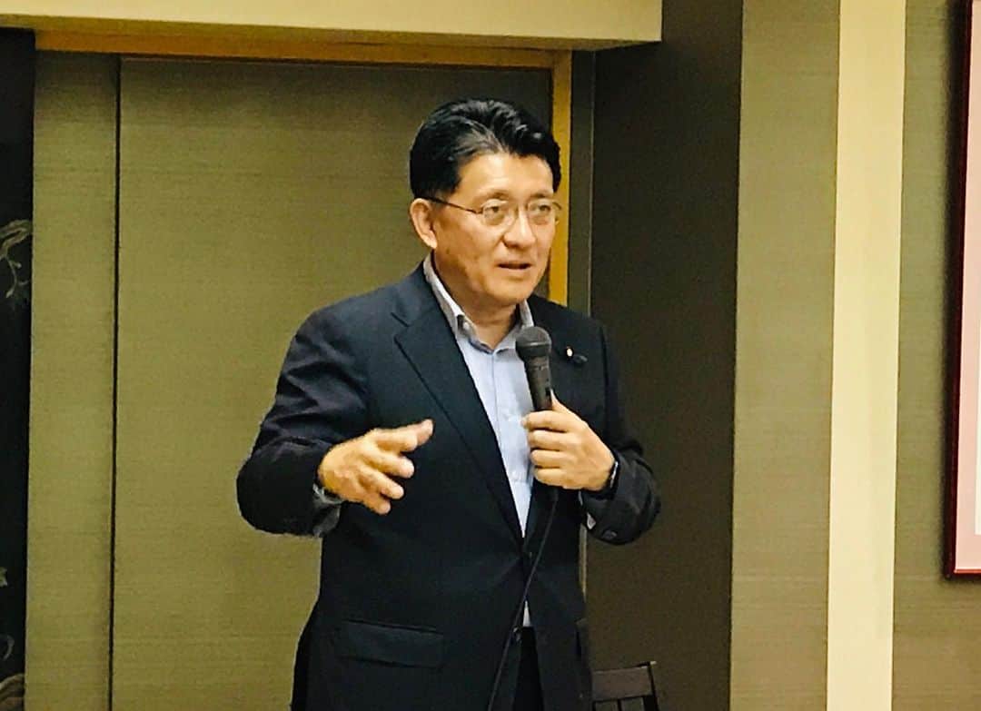 平井卓也さんのインスタグラム写真 - (平井卓也Instagram)「私より一回りちょっと若い皆さんの勉強会で講演、その後意見交換させていただきました。これからも気軽に声かけてください。ありがとうこざいました。#平井卓也 #高松47会」7月27日 22時58分 - hiratakuchan0125