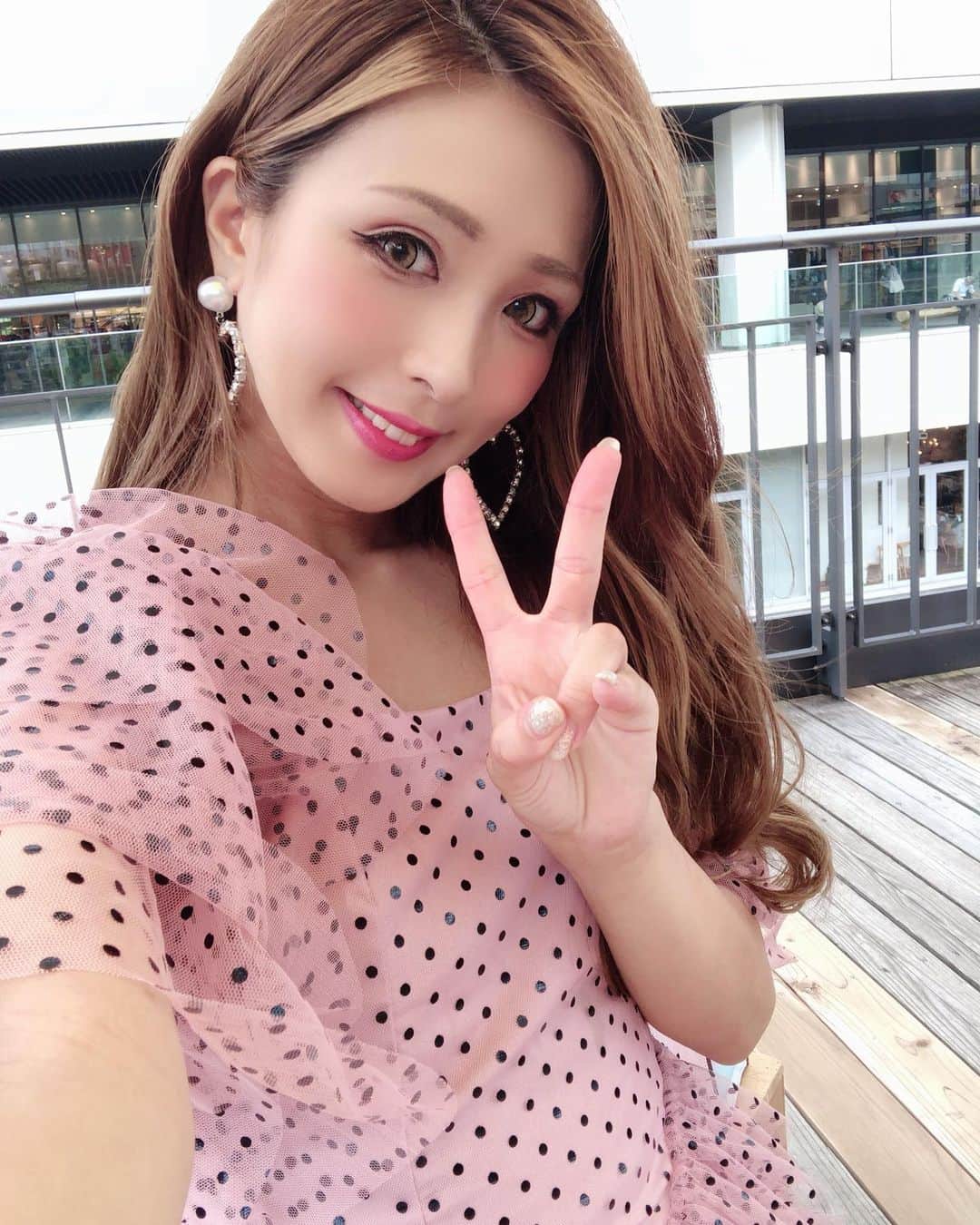 Fujikoさんのインスタグラム写真 - (FujikoInstagram)「. 今日のFujikoさん👩🏼💋 New fashion👗 やっぱpinkすき👒 . . 今日は姫路フリーライブ👠 楽しかった〜👘 司会もさせてもらって、 なかなかハードでした💨 いっぱい写真あるので Upするね👩🏼 ストーリーもみてね✨ 明日は京都でライブ🧡 応援よろしくお願いします🍒 . . . #Fujiko #fashion #アーティスト #姫路 #歌手 #pink #girl #japanesegirl #onepiece #ギャル #お姉さん #singer #sexy  #dress」7月27日 23時13分 - fujikochan1023
