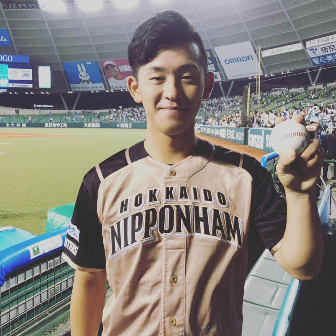 北海道日本ハムファイターズさんのインスタグラム写真 - (北海道日本ハムファイターズInstagram)「プロ初勝利おめでとう😆🎉 #lovefighters #飛び出せ新時代 #北浦竜次 #プロ初勝利 #期待のサウスポー #一歩前進」7月27日 23時14分 - fighters_official