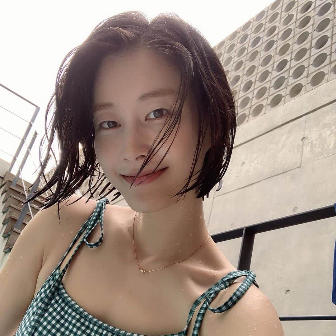 イ・ヒョニさんのインスタグラム写真 - (イ・ヒョニInstagram)「☀️ 여름의 한가운데」7月27日 23時27分 - lee.hyunyi