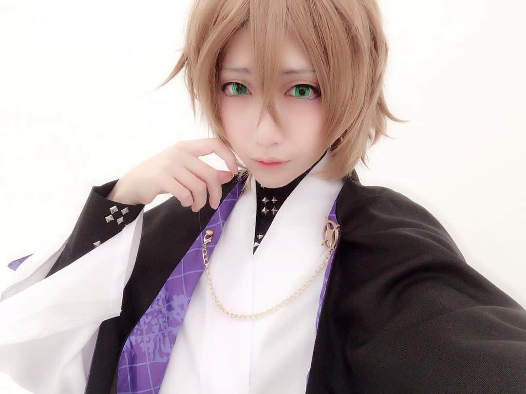 夏日凜子のインスタグラム：「初ヒプマイコス📚💕 帝統と一緒に🎲ポセ好き～💕💕💕 #コスプレ #コス #コスプレ好き #cosplay #cosplayer #ヒプノシスマイク #ヒプマイ #ヒプノシスマイクコス #夢野幻太郎 #有栖川帝統 #anime #cooljapan #japan #cool #photo #スタジオ #スタジオ撮影 #camera #fillingposse  #男装 #男装女子 #コスプレイヤー #モデル #model #ヒプノシスマイクコスプレ」