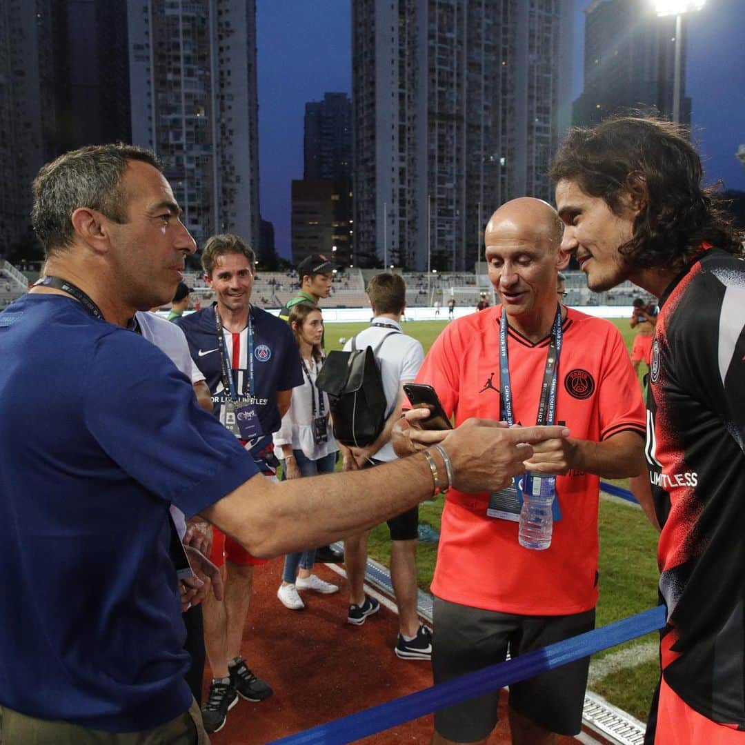 エディンソン・カバーニさんのインスタグラム写真 - (エディンソン・カバーニInstagram)「PSG 1-1 Inter #PSGInter 🔴🔵 #AllezParis #ChinaSummerTour2019 🇨🇳」7月27日 23時41分 - cavaniofficial21