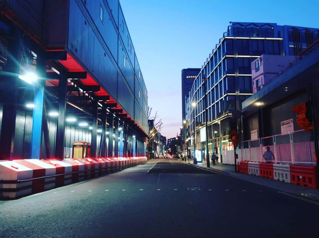 エドガー・ライトさんのインスタグラム写真 - (エドガー・ライトInstagram)「Oxford Street. 5AM.」7月27日 23時49分 - edgarwright