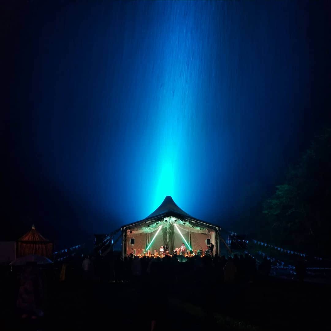 のインスタグラム：「U-zhaan+蓮沼執太来た。豪雨で人も少なく特別感ある空間になってる。」