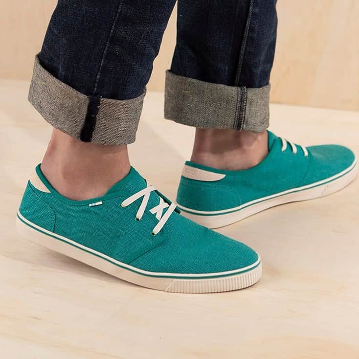 トムズシューズのインスタグラム：「Low-profile sneakers, high-key colors.」