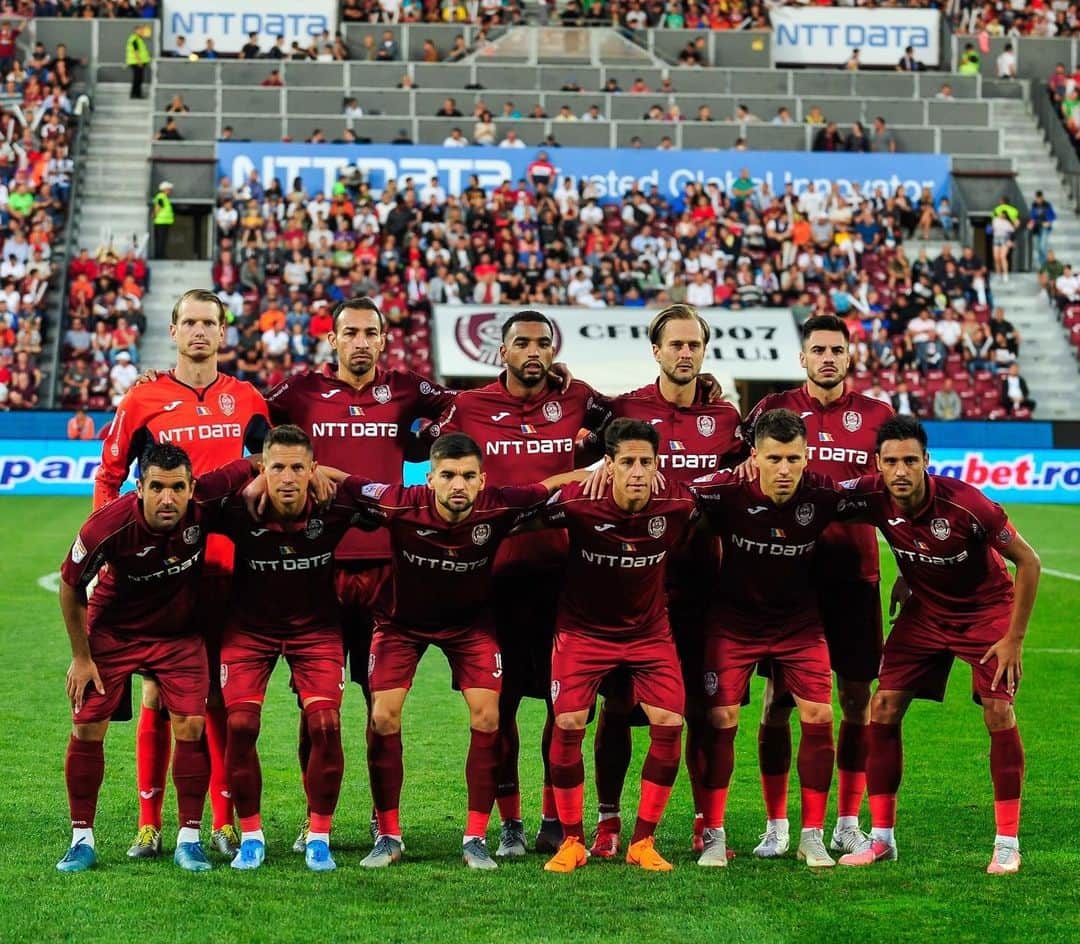 ビレル・オムラニのインスタグラム：「#team#cfrcluj#bo9」