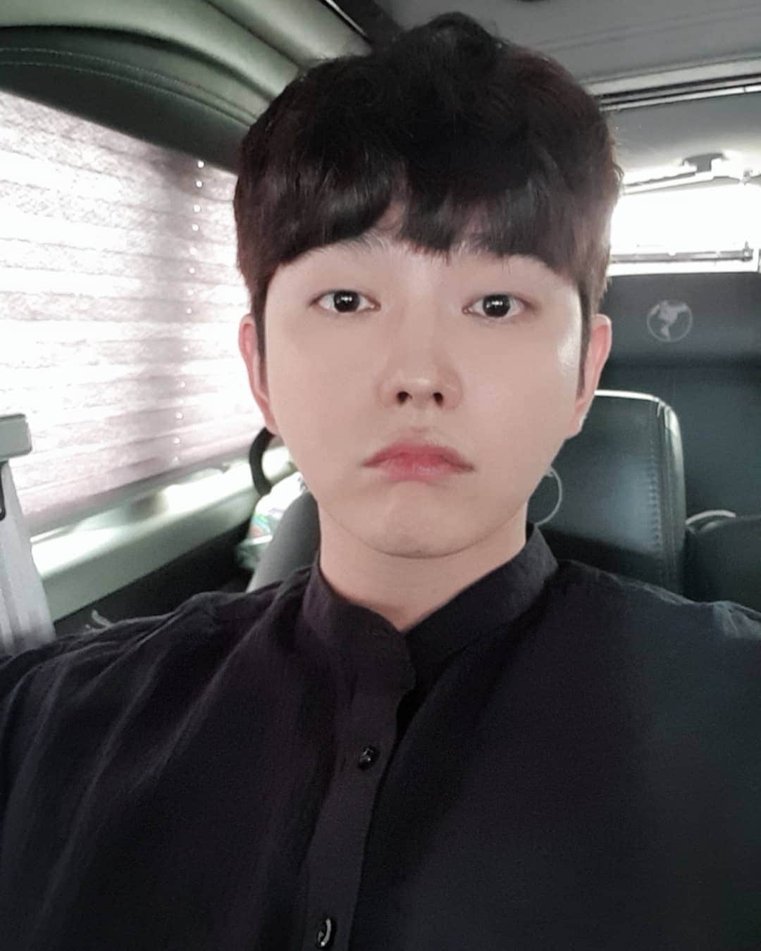 のインスタグラム：「#융귱상  그냥...긁적긁적 비오는날은 혼술.🍺」
