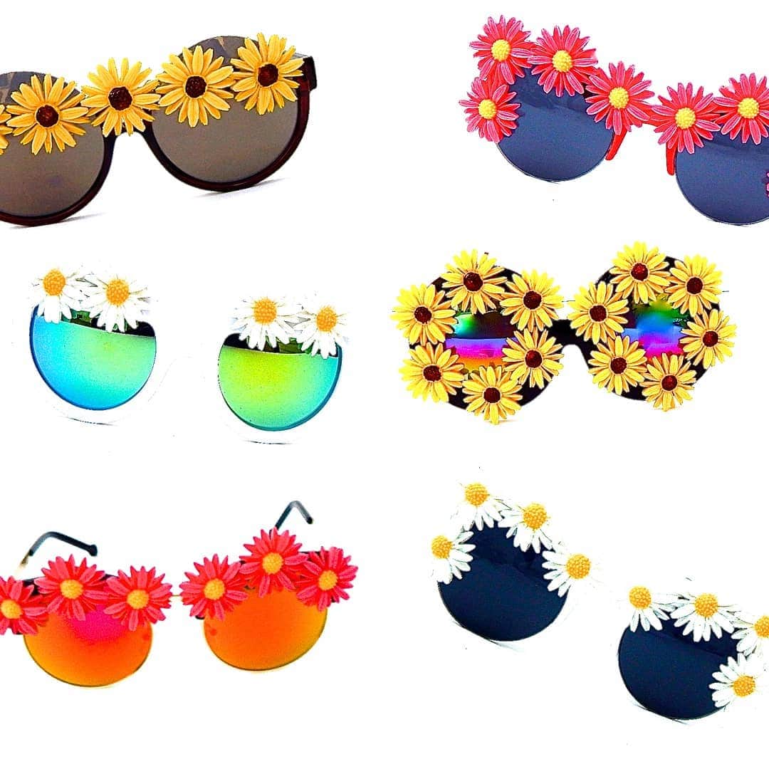 のインスタグラム：「#DAISY 🌼🌼🌻🌻 #SUNGLASSES  #MADEBYME @gasolineglamour #sunglasses #ART #FASHION #STYLE #EYEWEAR #JEWELRY #CANDLES #PERFUME #SKINCARE #EMPIRE #IDONTQUIT #BURYYOURDOUBTS #OFTENIMITATEDNEVERDUPLICATED #WOMAN #FIGHTER #THEONLYLAWISSURVIVAL #PLAYFORBLOOD #IDONTMESSAROUNDNEITHERSHOULDYOU  #GASOLINEGLAMOUR #GASOLINEGLAMOURXSCORPION #GASOLINEKITCHEN #GASOLINEGARDEN  #GASOLINECANDLES #GASOLINEPERFUME  #GASOLINESKIN  #SCORPIONQUEEN #SCORPIONGOD  #SCORPIONPOWER USE CODE GASOLINE39 FOR 39% OFF YOUR ENTIRE RETAIL ORDER. 🦂🖤👑♠️💎」