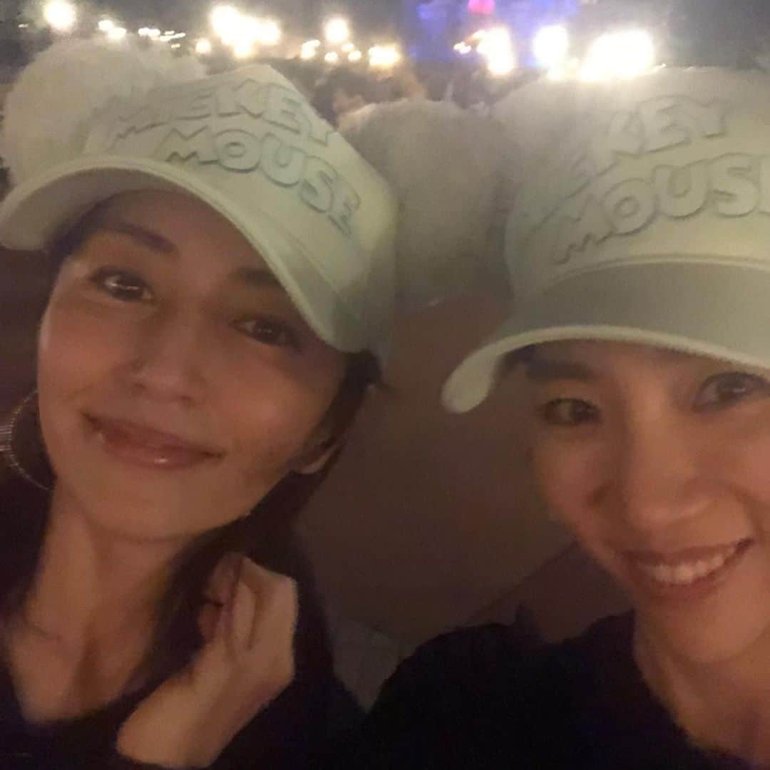 矢田亜希子さんのインスタグラム写真 - (矢田亜希子Instagram)「ディズニーランド☆ #東京ディズニーランド#tdl #ディズニー#disneyland #disney#いつまで一緒に来てくれるかな息子よ#今日も嬉しい#楽しすぎた#年パス#年間パスポート」7月28日 1時53分 - akiko_yada