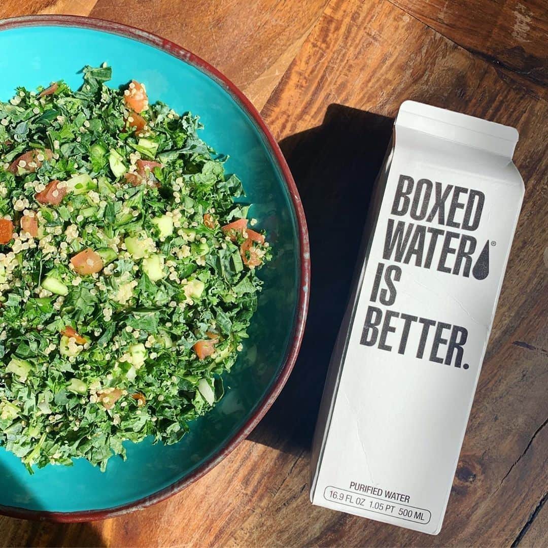 BoxedWaterさんのインスタグラム写真 - (BoxedWaterInstagram)「Gleefully gazing at this green @gabbysgarden goodness. 🌿  #Poetry #BoxedWater #BoxedWaterIsBetter #BetterPlanet #Vegan #Natural #Vegetarian #EatClean #Vegetables #Foodie #FoodPorn #PoetsofInstagram」7月28日 2時01分 - boxedwater