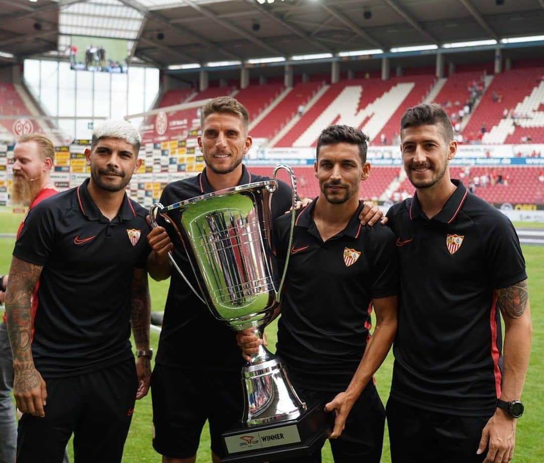 セビージャFCさんのインスタグラム写真 - (セビージャFCInstagram)「🏆 Campeones de la #OpelCup 🏆  #vamosmiSevilla」7月28日 2時01分 - sevillafc