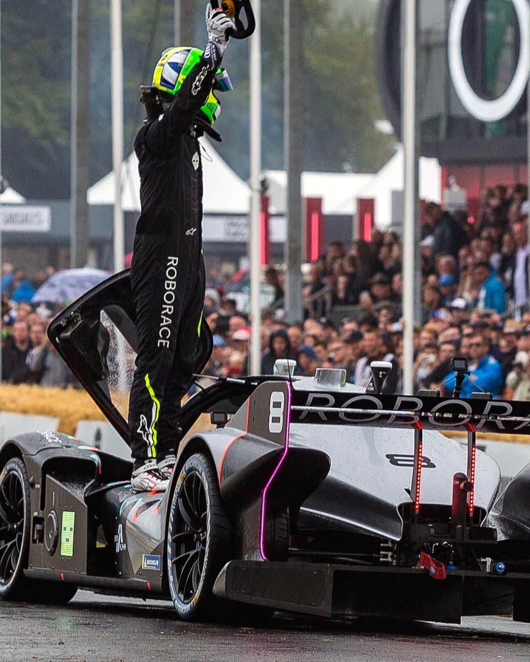 ルーカス・ディ・グラッシさんのインスタグラム写真 - (ルーカス・ディ・グラッシInstagram)「Best @Roborace pictures of Goodwood #FOS」7月28日 2時03分 - lucasdigrassi