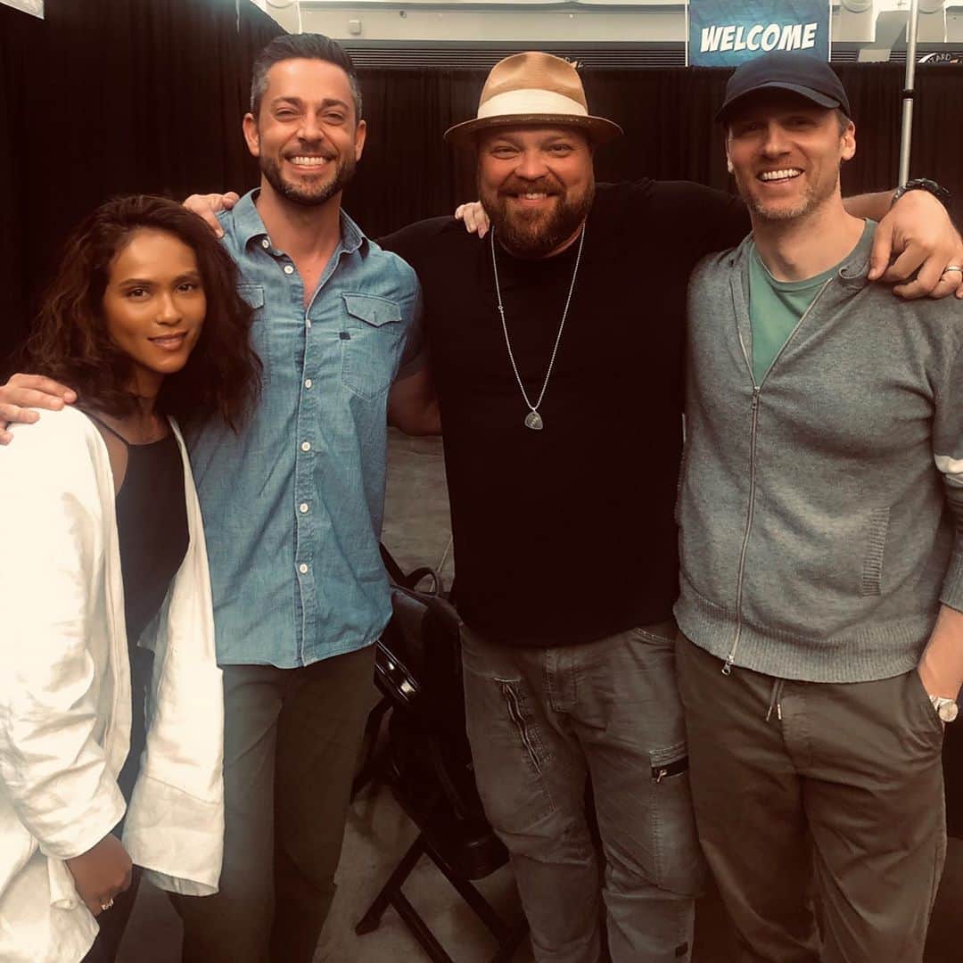 のインスタグラム：「@wizardworld Pitt Crew @lesleyannbrandt @zacharylevi @realdrewpowell」