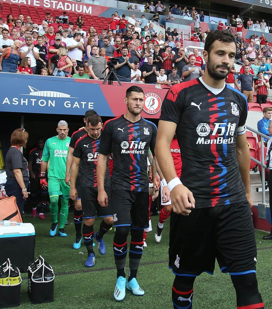 ジョエル・ワードさんのインスタグラム写真 - (ジョエル・ワードInstagram)「#preseason @cpfc a step in the right direction 🔴🔵」7月28日 2時17分 - joelward2