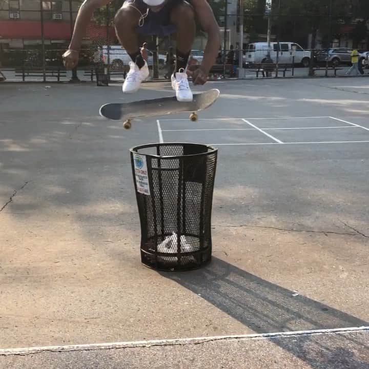 スラッシャーのインスタグラム：「@enwhytj back on his bullshit 🙄 📽: @williamstrobeck」