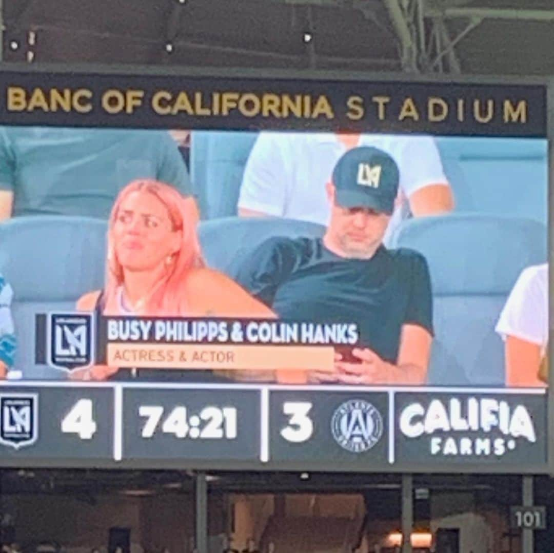 ビジー・フィリップスさんのインスタグラム写真 - (ビジー・フィリップスInstagram)「My friend @colinhanks and I were on the jumbotron at last night's @lafc game. I was in the middle of eating sour patch kids and he was on his phone. CLASSIC. Big thanks to Colin's friend who was in the stadium and captured the moment I realized what was happening(swipe). ALSO! I am VERY impressed that @lafc spelled my NAME CORRECTLY since I've had actual jobs and ACTUAL FRIENDS who have misspelled my last name. AND I ALSO APPRECIATE that they identified me as ACTRESS because I guess NEW YORK TIMES BEST SELLING AUTHOR wouldn't have fit. Anyway! I can't wait to go to more sports games! I might actually be a sports bitch after all!!」7月28日 2時20分 - busyphilipps