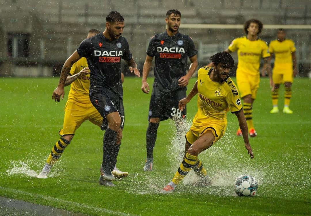 ボルシア・ドルトムントさんのインスタグラム写真 - (ボルシア・ドルトムントInstagram)「💦 Water Games!  #bvbudine #bvb09 #bvb #borussiadortmund #udinesecalcio #preseason」7月28日 2時26分 - bvb09