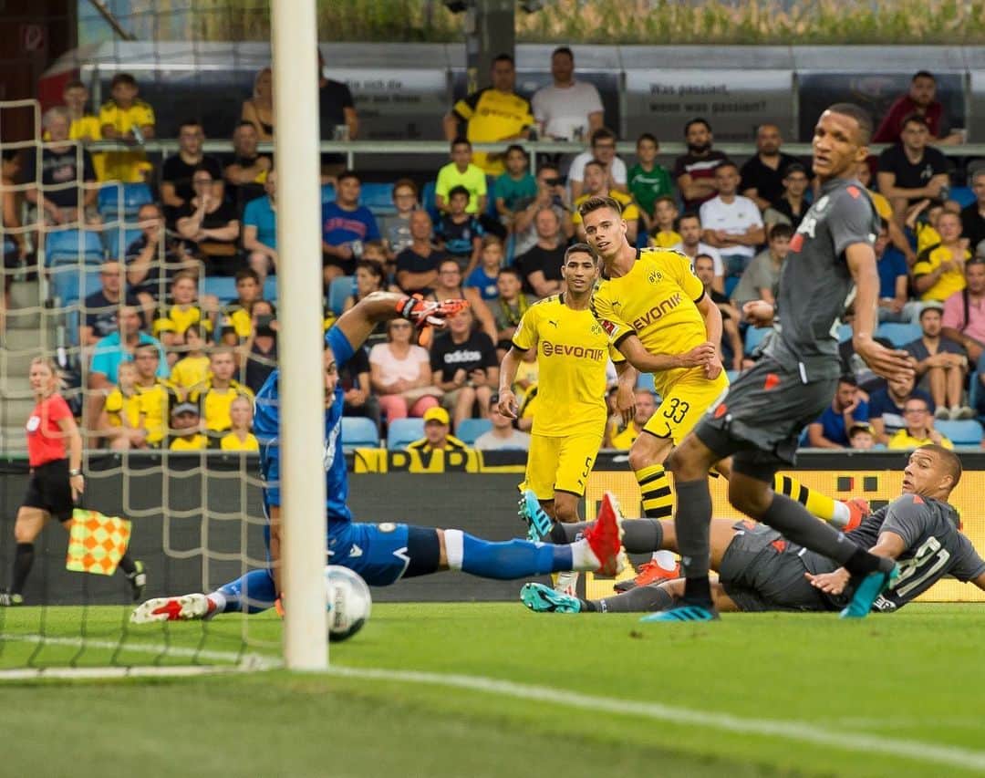 ユリアン・ヴァイグルさんのインスタグラム写真 - (ユリアン・ヴァイグルInstagram)「⚽️ 🤫」7月28日 2時54分 - juweigl