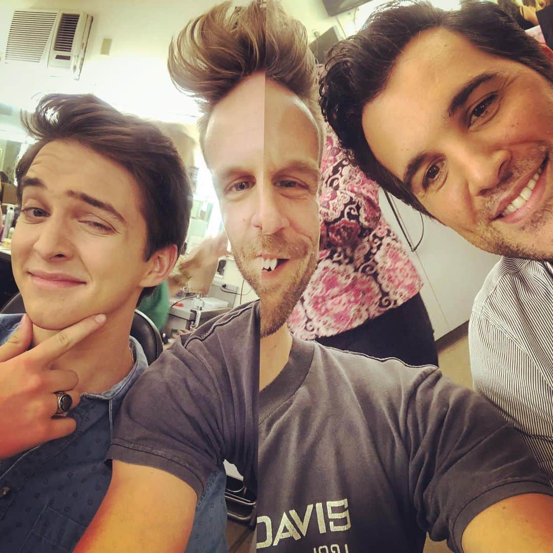 ジョン・ブラザートンさんのインスタグラム写真 - (ジョン・ブラザートンInstagram)「Happy birthdays to these magically talented gentlemen! ✨✌️✨ @juanpablodipace @michaelcampion  Both filled with kindness and sorcery. Love you both!! #forever40goingon17 😎😎」7月28日 2時55分 - johnbrotherton