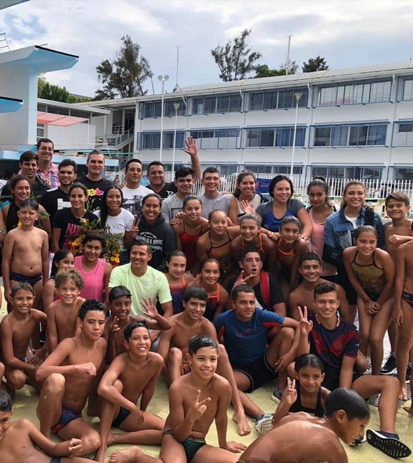 のインスタグラム：「Gracias por la despedida antes de viajar a @Lima2019juegos y voy hacer mi mejor esfuerzo para poner en alto el nombre de México 🇲🇽 en estos mis terceros juegos Panamericanos. Muchas gracias  amigo @germanduva por hacerme sentir una vez más en familia y en el mejor equipo de México, no pudiste acompañarme, pero sé que nos estarás apoyando en cada competencia.  Me encuentro muy feliz de poder estar nuevamente en esta competencia y tengan por seguro que haré el mejor papel posible.💪🏼👊」